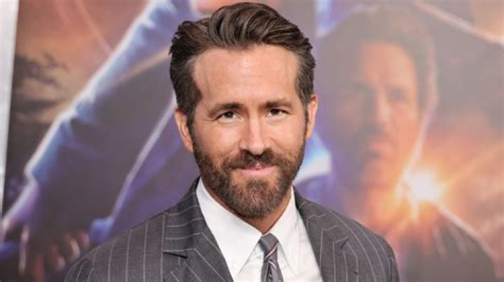Kirk Minihane Height, Weight, Net Worth, Age, Birthday, Wikipedia, Who, Instagram, Biography