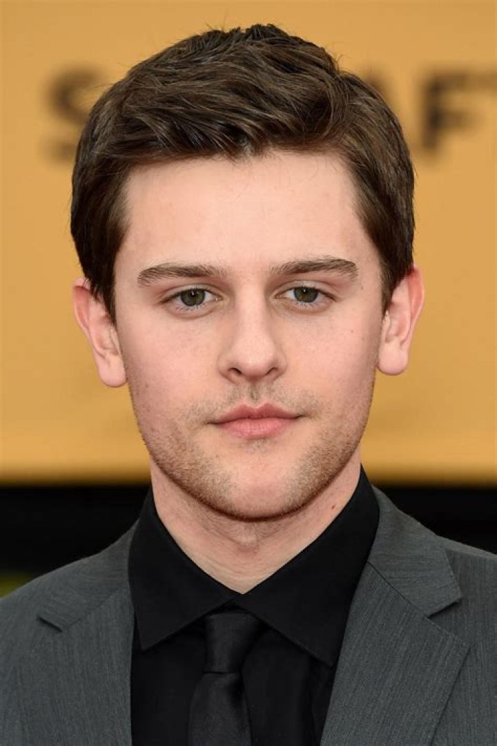 Travis Tope ·