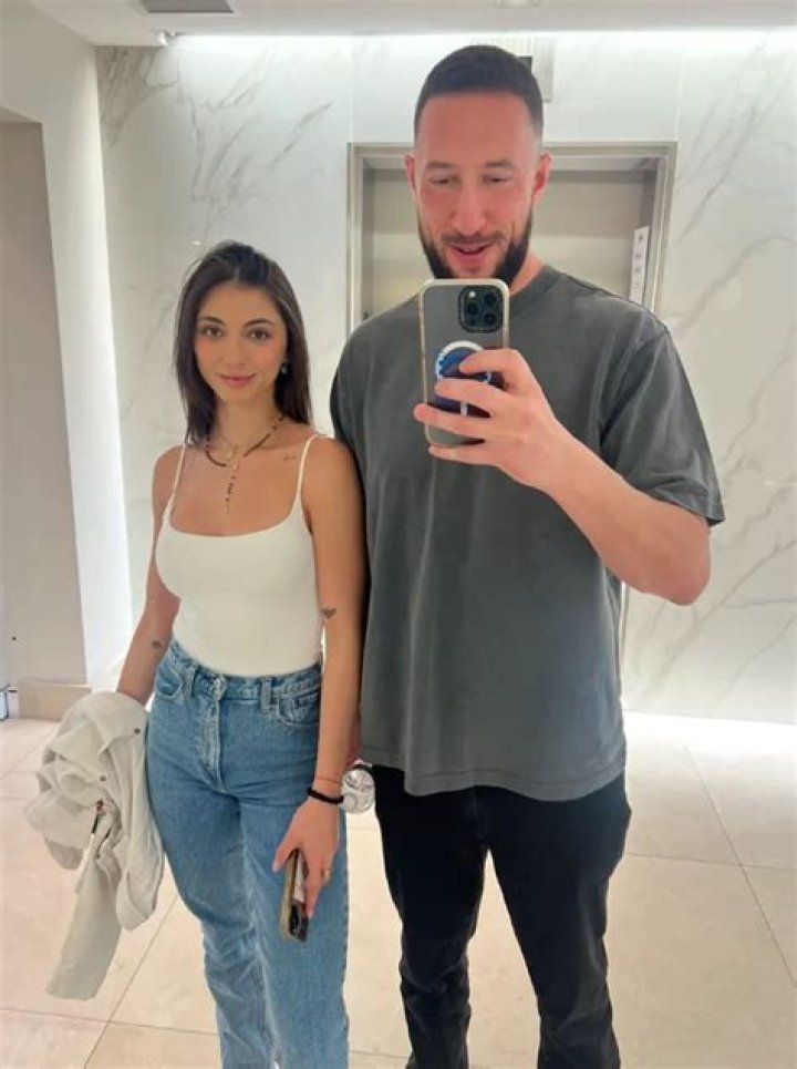 Who is Sara Maughan girlfriend of Mike Majlak as photos go viral on Instagram